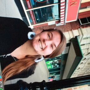 Meet your Posher, Kendra